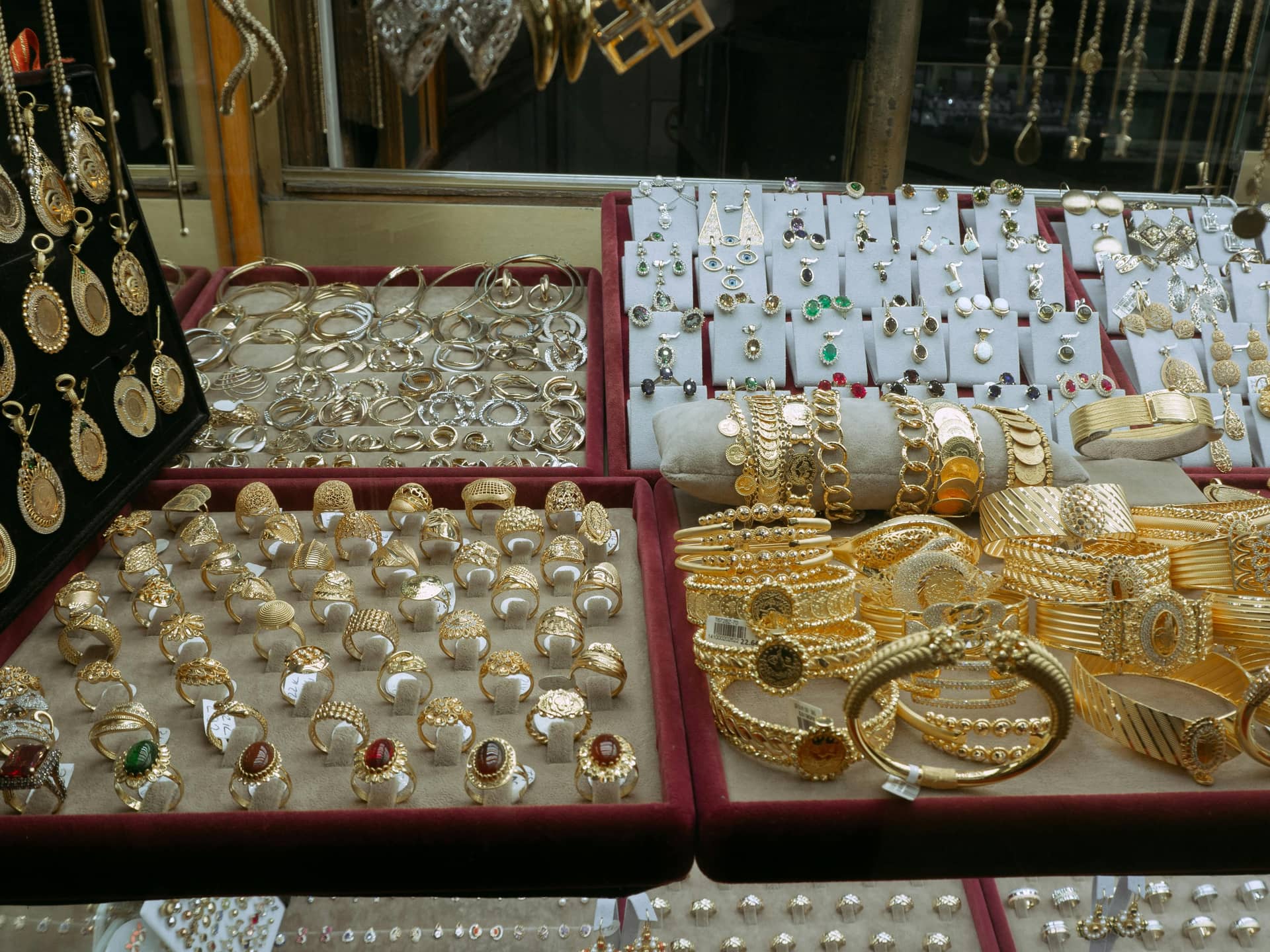 silver n gold jewellery bali.jpg