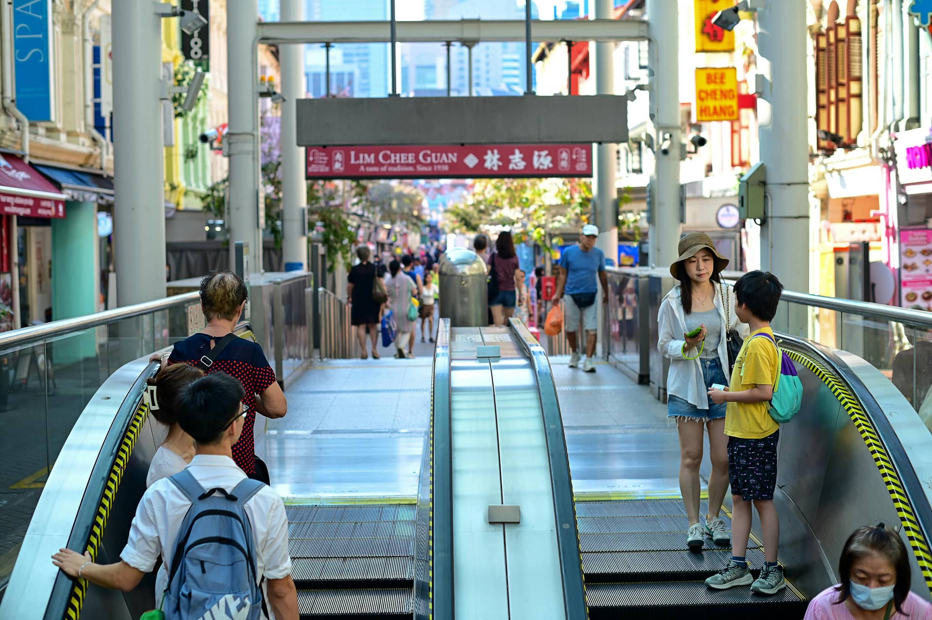 singapore mrt.jpg