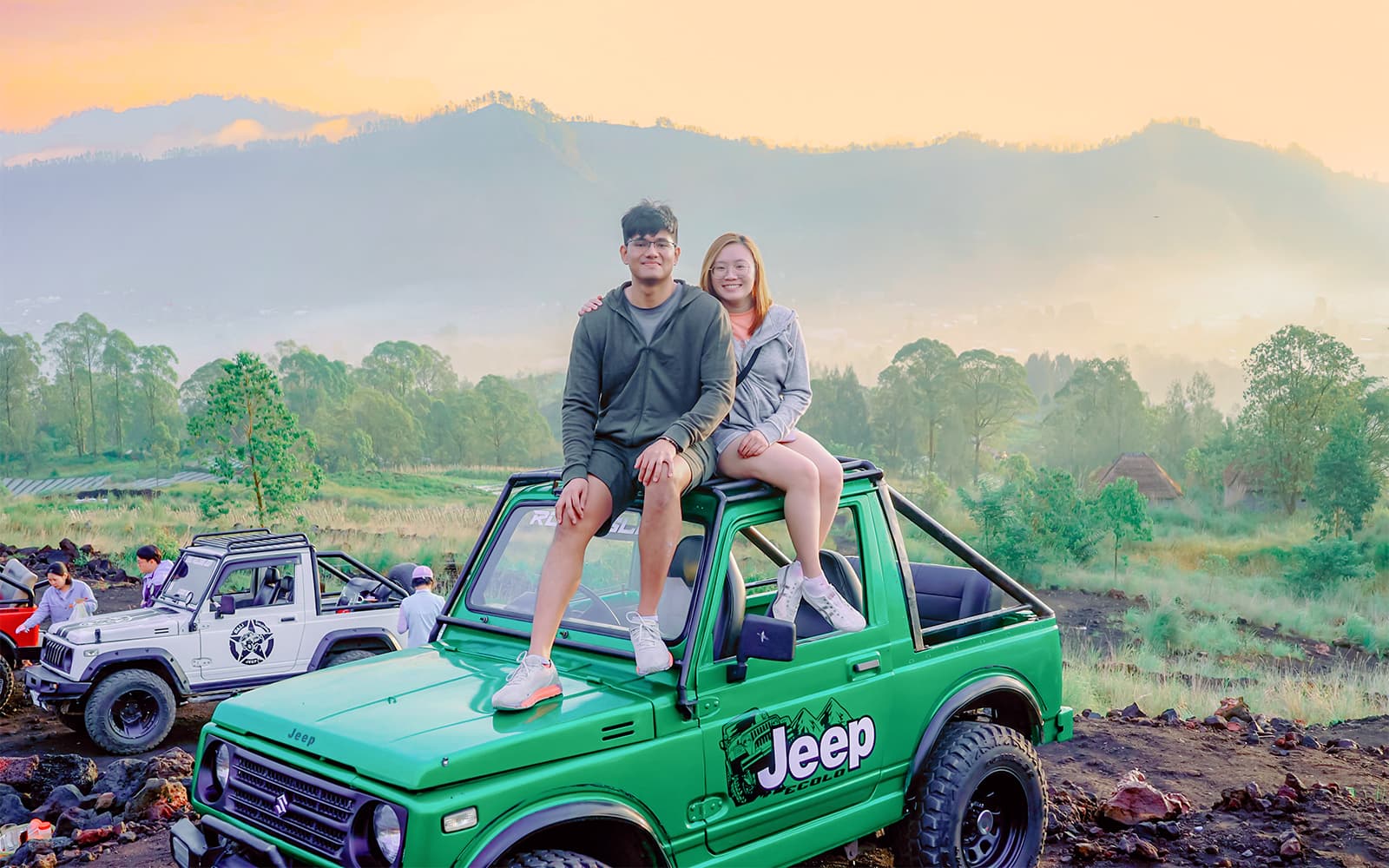 379946dfa6d273ed5b7d9eace1689e10-jeep-sunrise-2