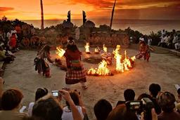 Private Uluwatu Sunset Tour with Kecak Dance and Dinner