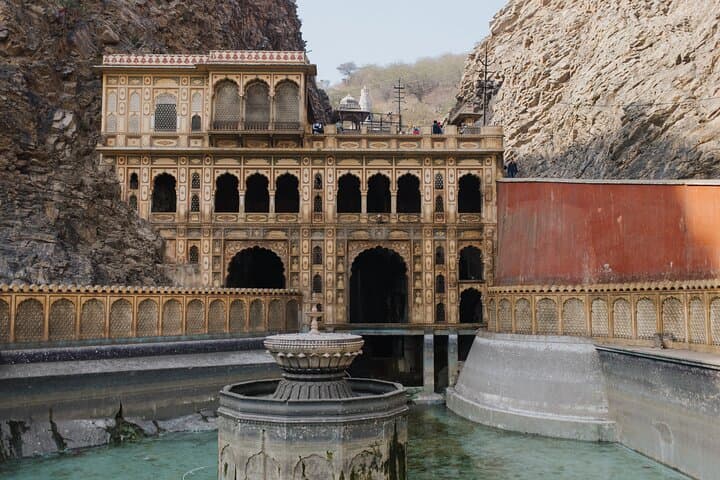 https://hare-media-cdn.tripadvisor.com/media/attractions-splice-spp-720x480/12/4b/8d/78.jpg