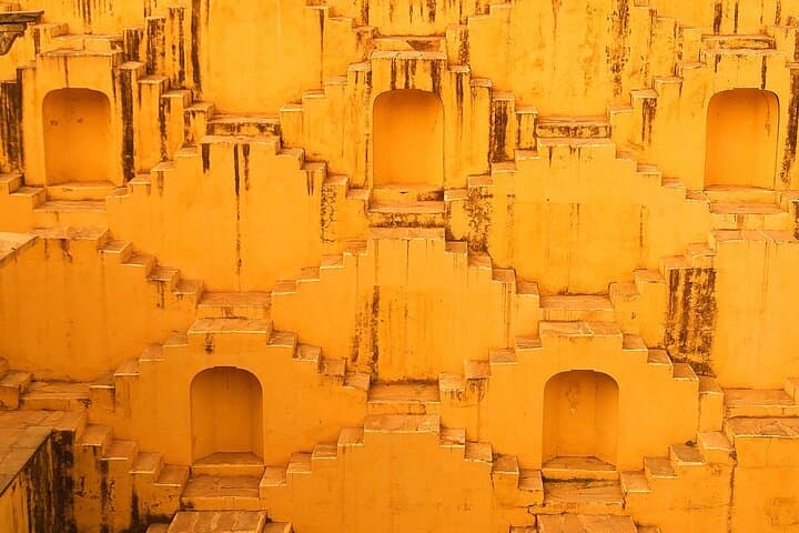 https://hare-media-cdn.tripadvisor.com/media/attractions-splice-spp-720x480/16/9c/7e/bb.jpg