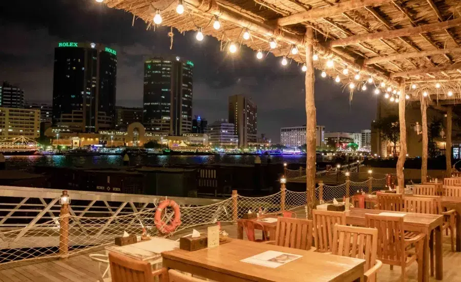 Al_Fanar_Restaurant_and_Cafe_7fa351f437