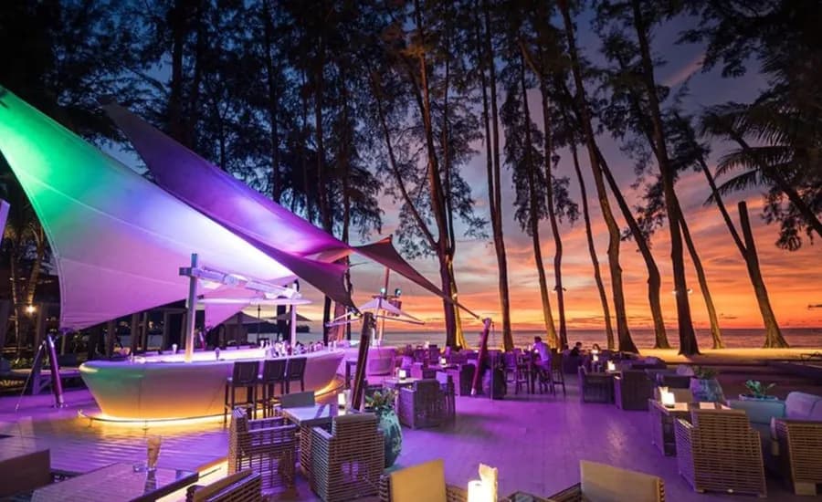 HQ Beach Lounge.webp