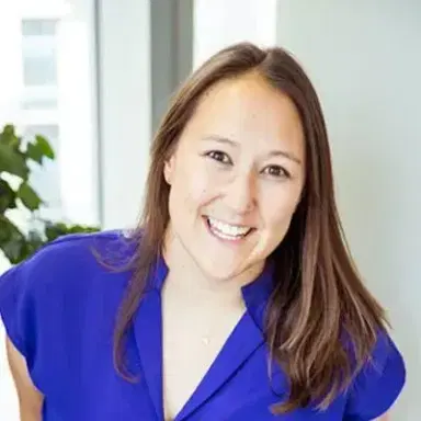 Laura, Dubai Travel Expert