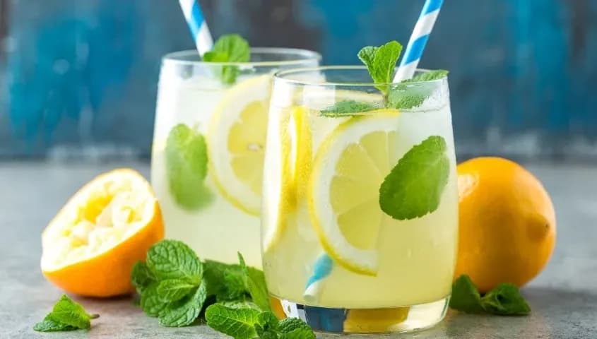 Limoncello-Image 3_compressed.webp
