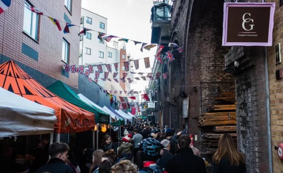 https://travjoy.s3.ap-south-1.amazonaws.com/Maltby_Street_Market2_66be8ae0d3.webp
