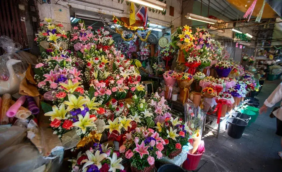 Pak_Khlong_Talat_Flower_Market_Bangkok_4c6f346212