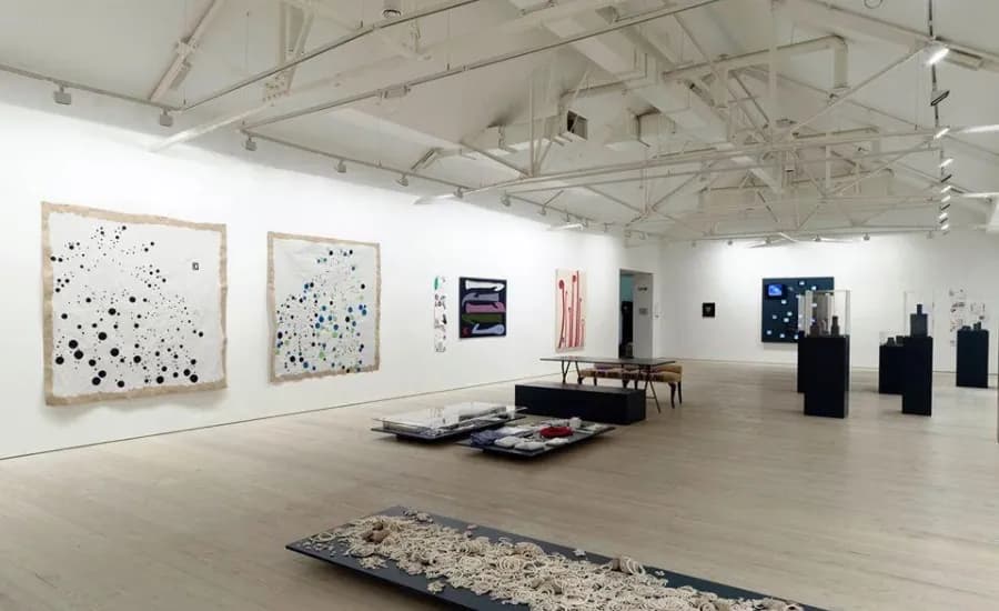 https://travjoy.s3.ap-south-1.amazonaws.com/Saatchi_Gallery2_ca22c6d1c8.webp