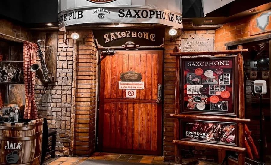 Saxophone_Pub_2_5cf19a5b63