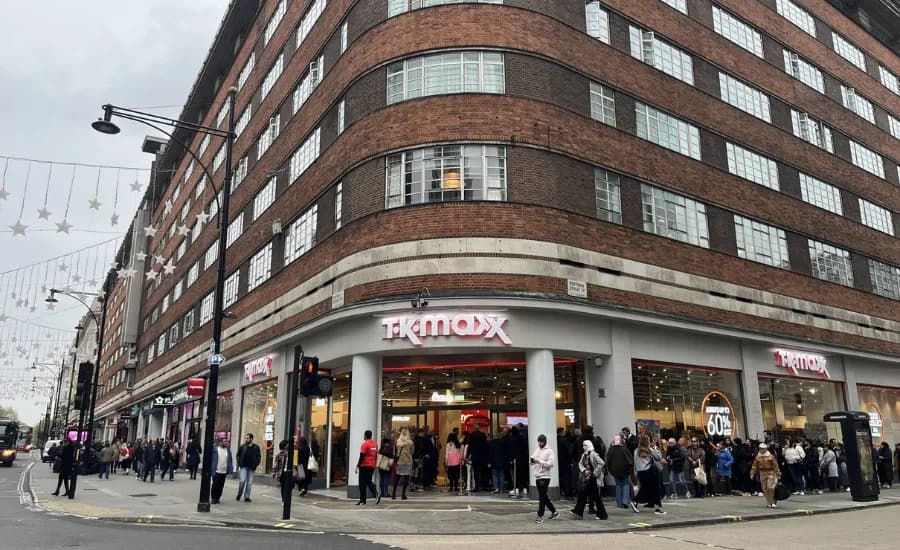 https://travjoy.s3.ap-south-1.amazonaws.com/TK_Maxx_Oxford_Street3_aa56dd3e10.webp