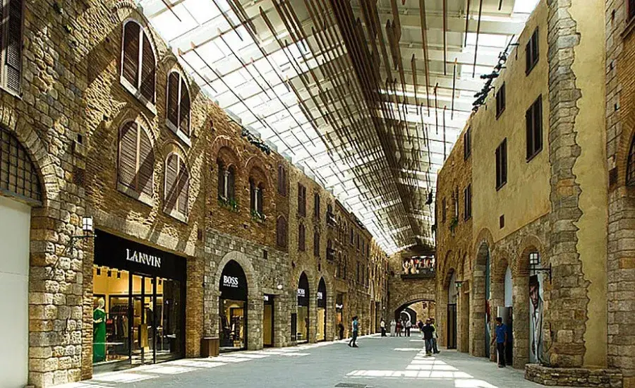 The_Outlet_Village_2ad02791da