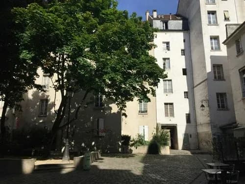 https://travjoy.s3.ap-south-1.amazonaws.com/Village_Saint_Paul_1_e9536a1ba9.webp