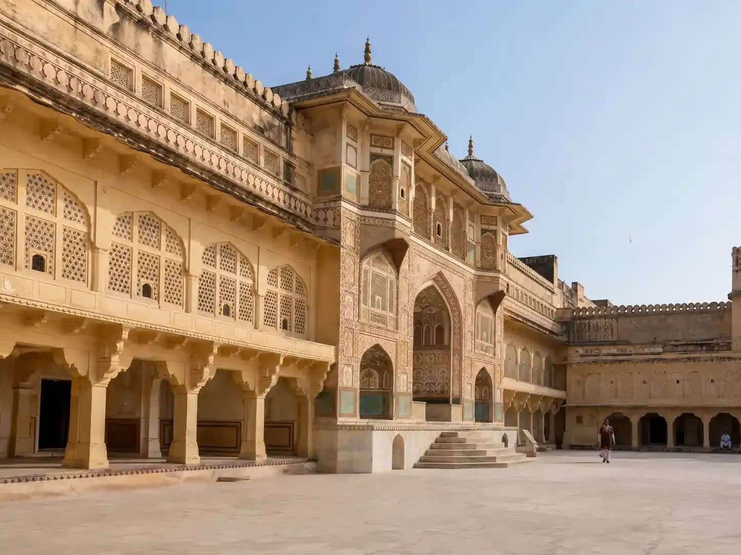 https://travjoy.s3.ap-south-1.amazonaws.com/amer_fort_1_3_fbeaecf072.webp