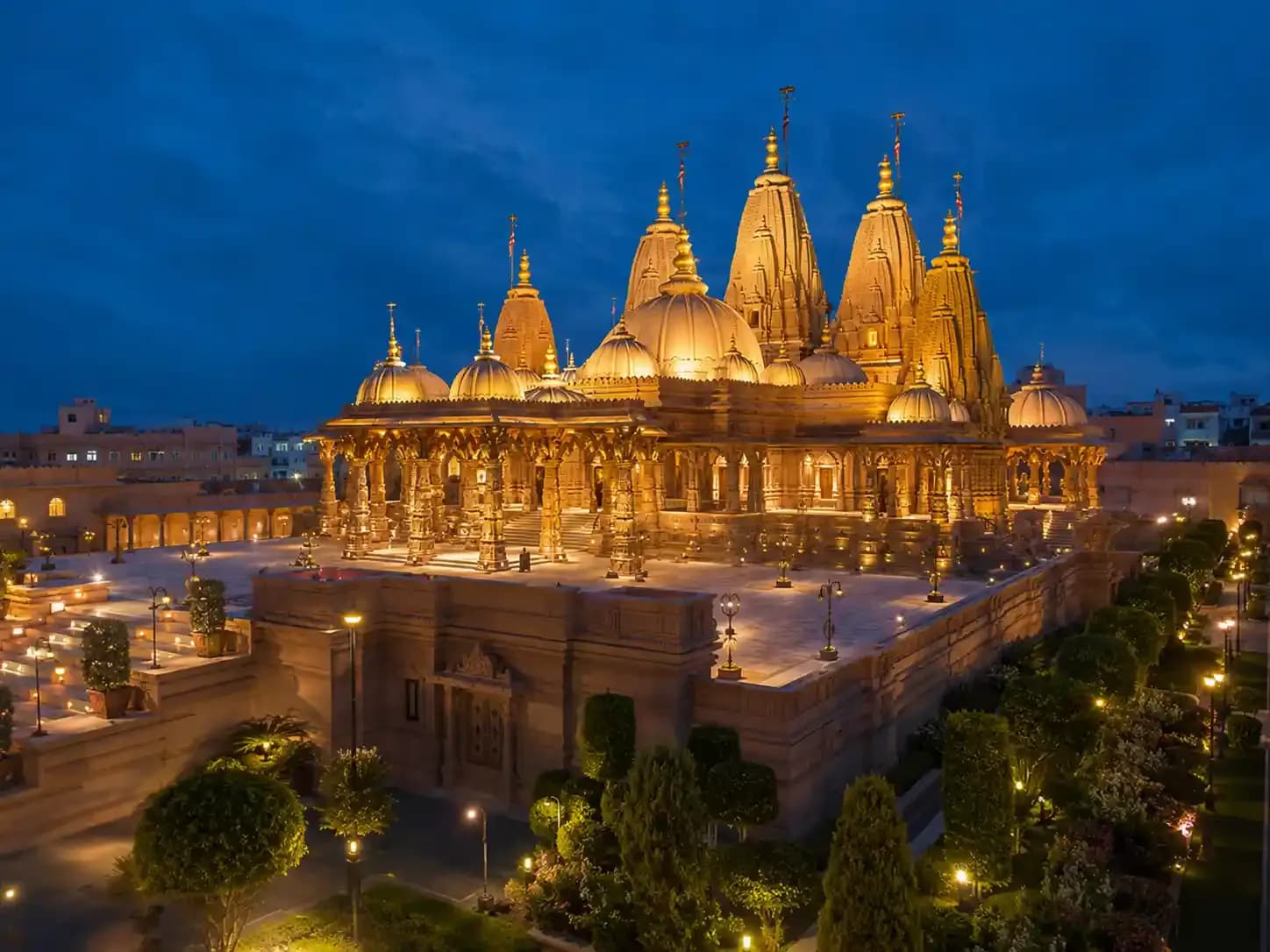 https://travjoy.s3.ap-south-1.amazonaws.com/baps_swaminarayan_mandir_1_3_0556bfdd18.webp
