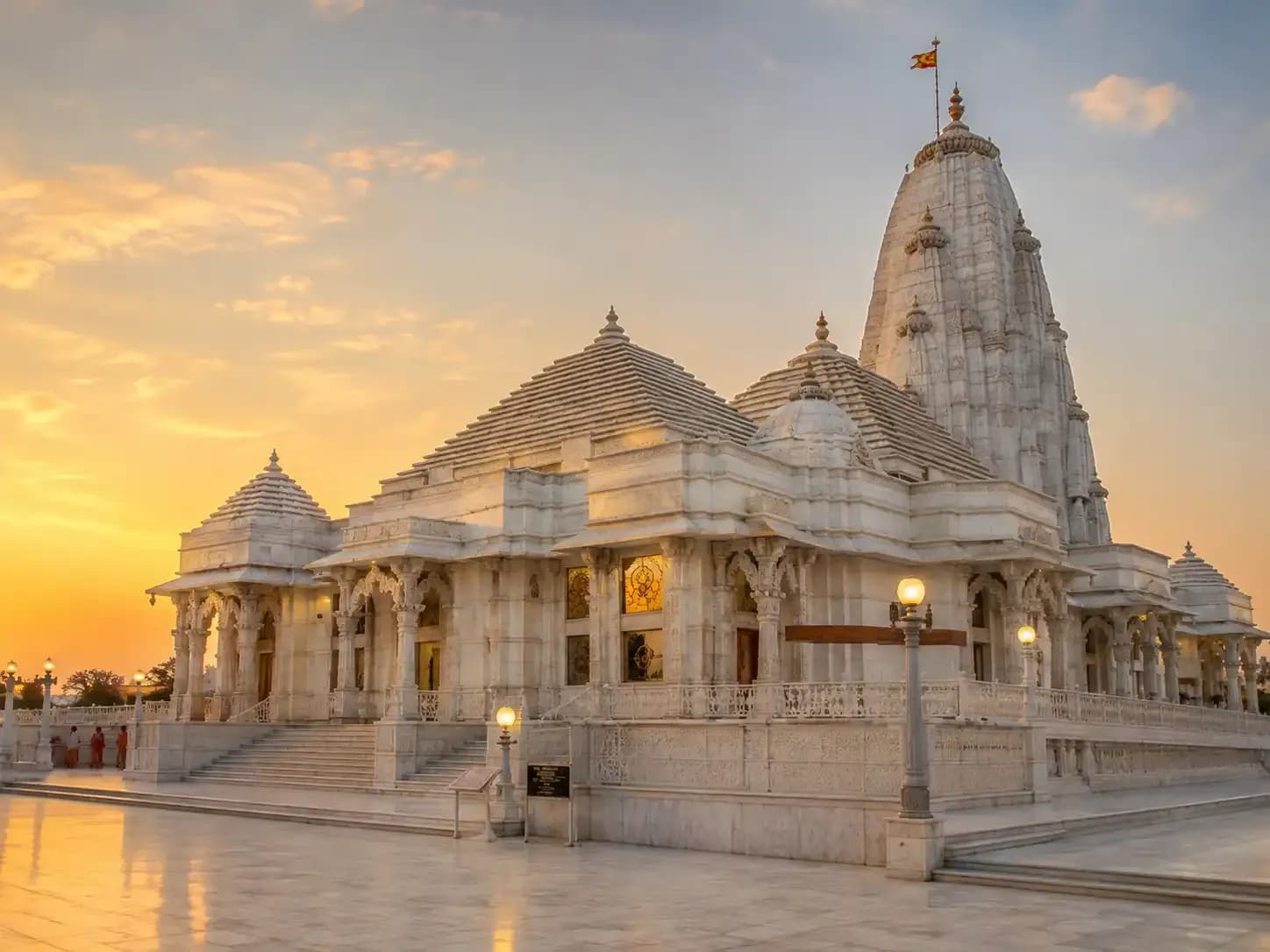 https://travjoy.s3.ap-south-1.amazonaws.com/birla_mandir_1_2_6660a3cdfc.webp