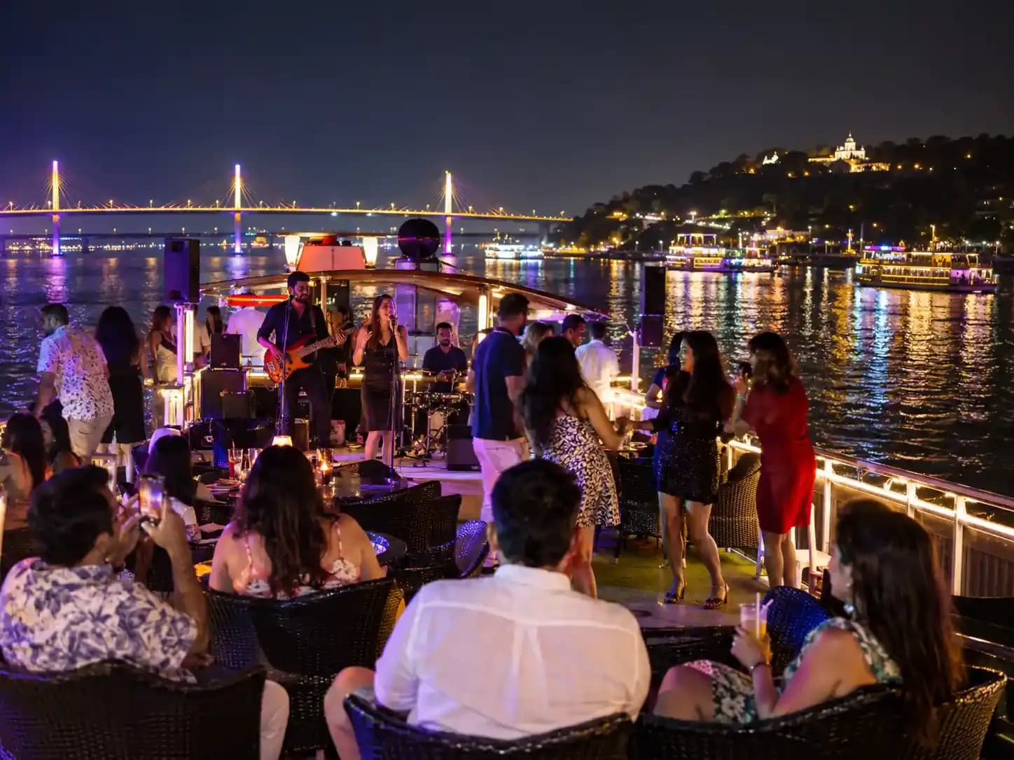 mandovi_dinenr_cruise_1_3_e0c9fb7e99