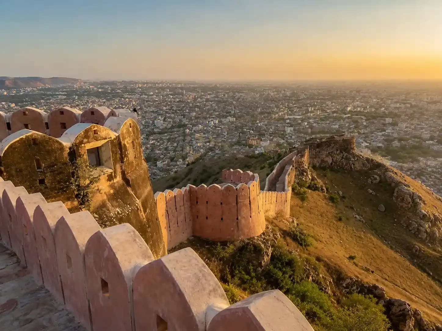 https://travjoy.s3.ap-south-1.amazonaws.com/nahargarh_fort_1_1_741b9bec29.webp