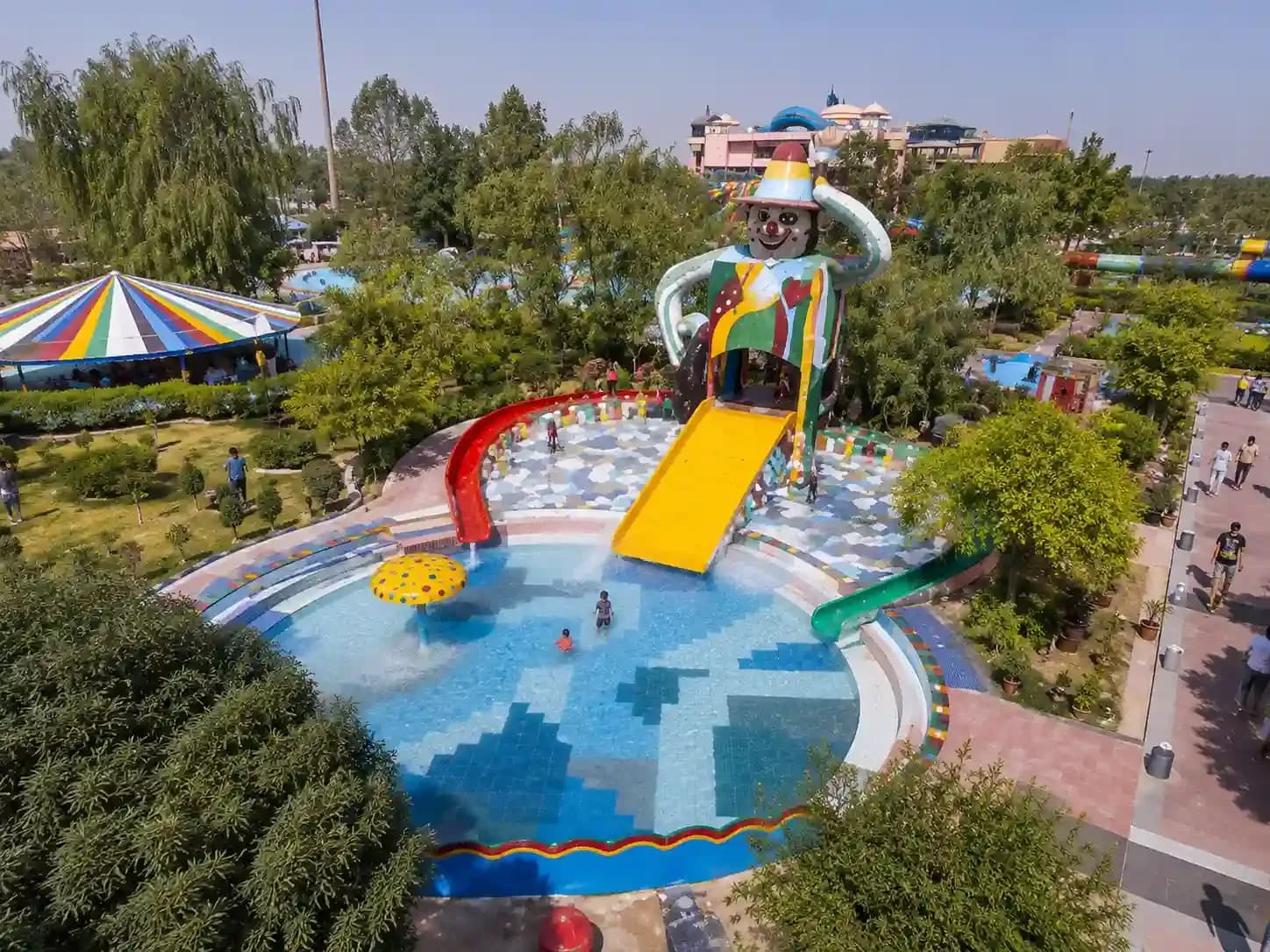 https://travjoy.s3.ap-south-1.amazonaws.com/pnk_pearl_water_park_and_funcity_3_b61a743289.webp