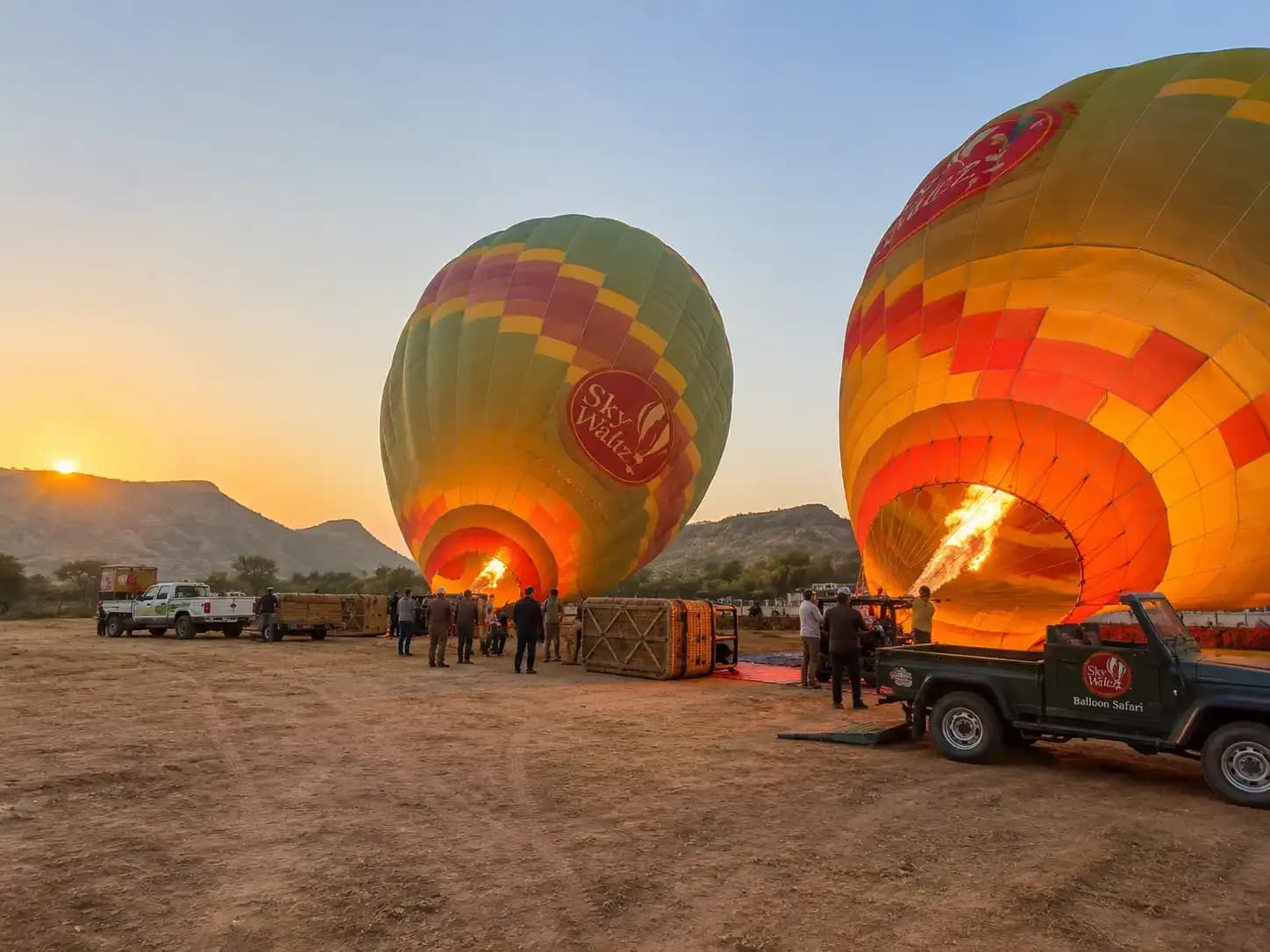https://travjoy.s3.ap-south-1.amazonaws.com/skywaltz_ballonsafari_1_3_a3ea64896e.webp