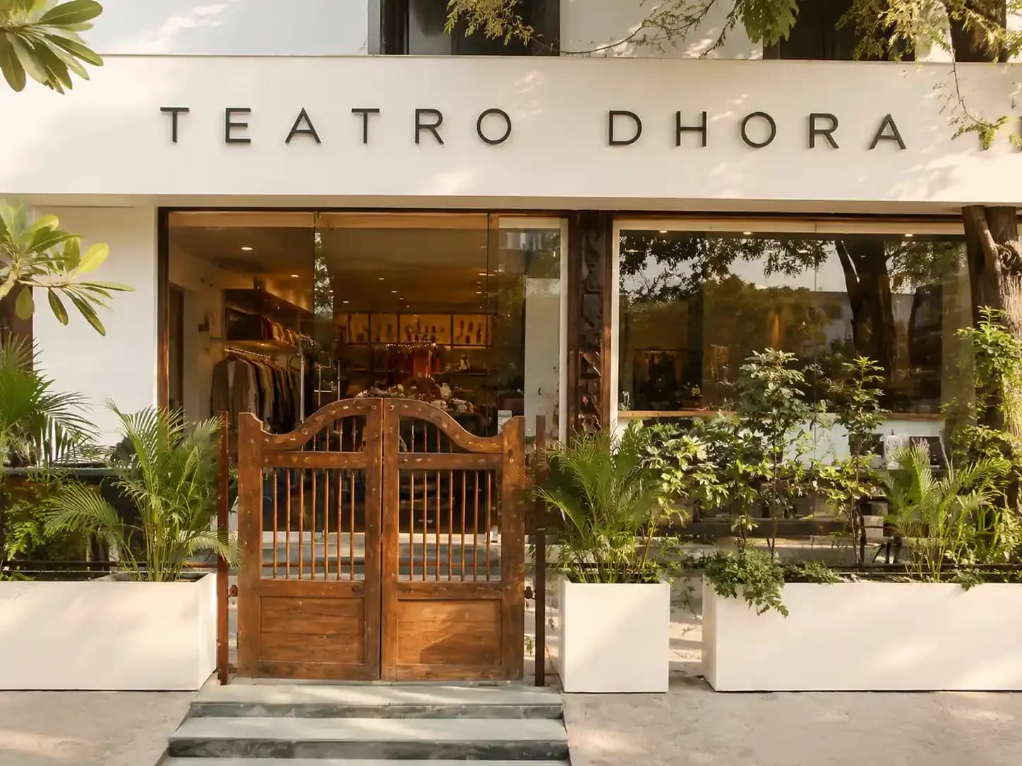 https://travjoy.s3.ap-south-1.amazonaws.com/teatro_dhora_1_15767b137a.webp