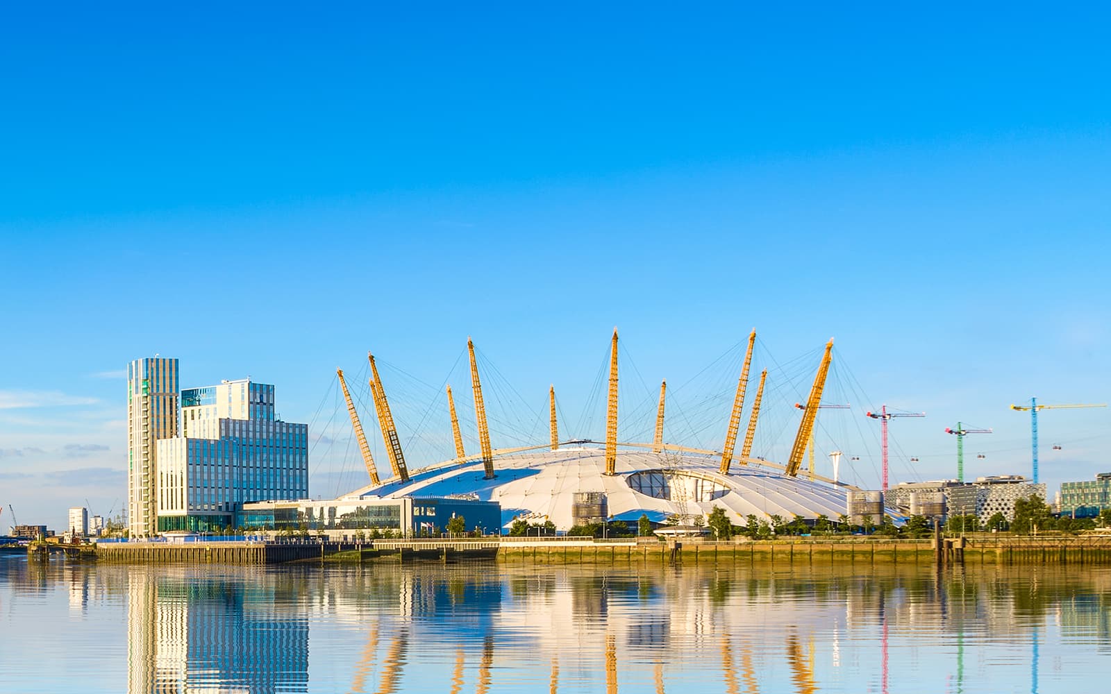 https://cdn-imgix.headout.com/media/images/210747a62c683520f47a9bbcff652de9-27834-london-27834---combo-listing---up-at-the-o2---westminster-to-greenwich-river-thames-sightseeing-cruise-02.jpg