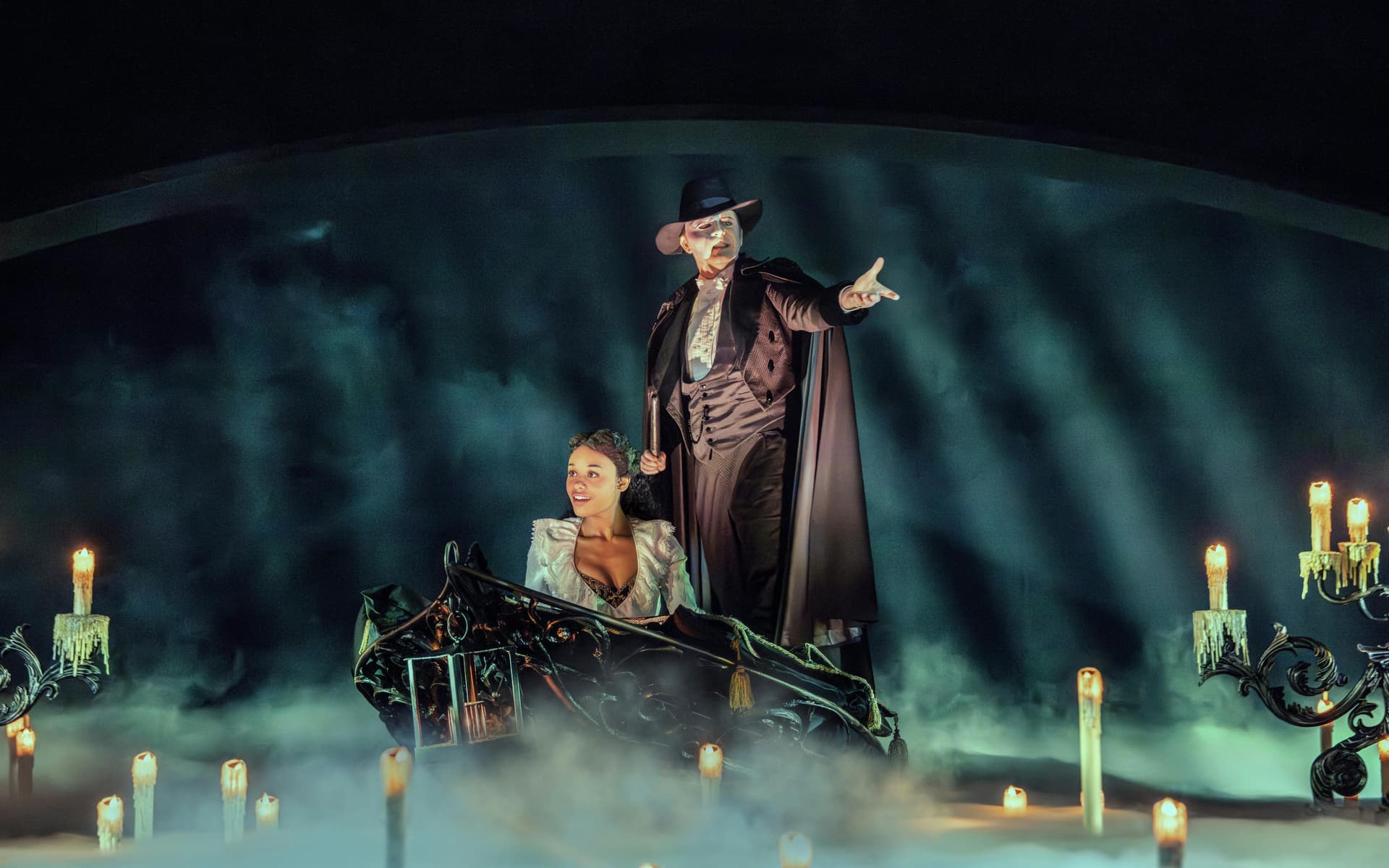 2692bc0e-9e70-4653-a0b6-a1dc6593139c-1775559481779-Dean Chisnall and Beatrice Penny-Touré Photo by Johan Persson_RGB