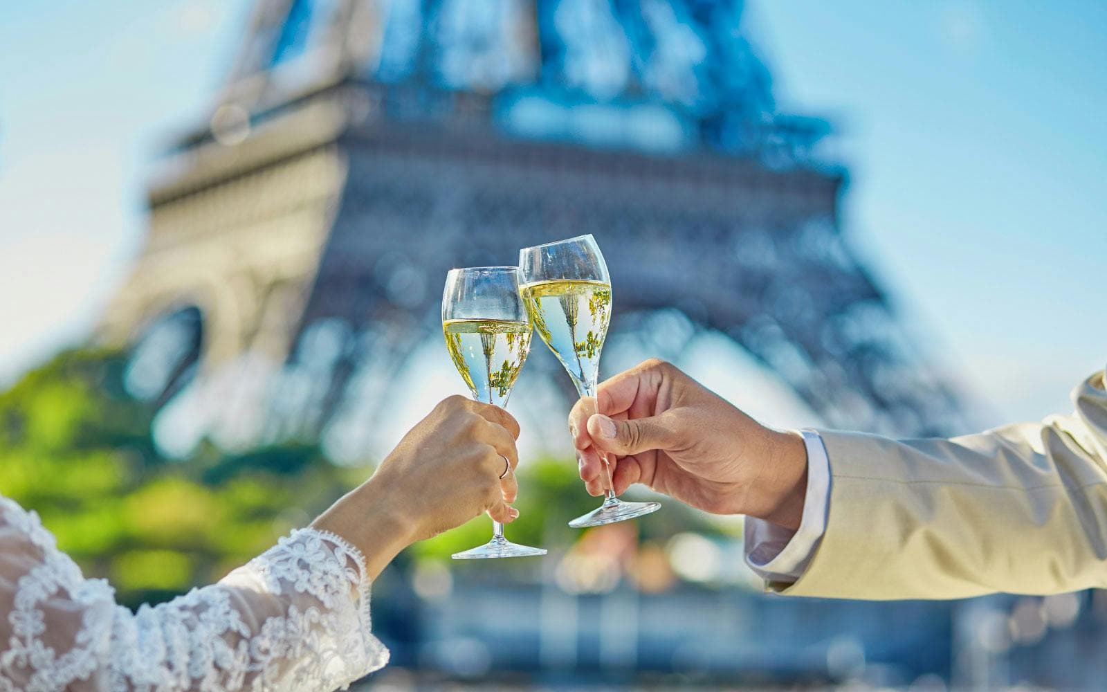 https://cdn-imgix.headout.com/media/images/283305ee30df54db230ccd3c22c70940-5730-paris-vedettes-de-paris--1h-sigthseeing-cruise-with-champagne-01.jpg