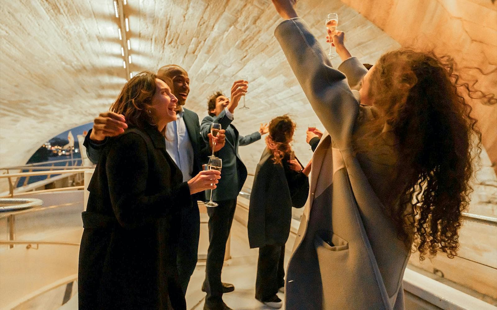 https://cdn-imgix.headout.com/media/images/3da5f0d6e744757475af104d0e9b5a00-9707-Paris-BateauxMouchesSeineRiverDinnerCruisewithLiveMusic-FrenchMenu-07.jpg