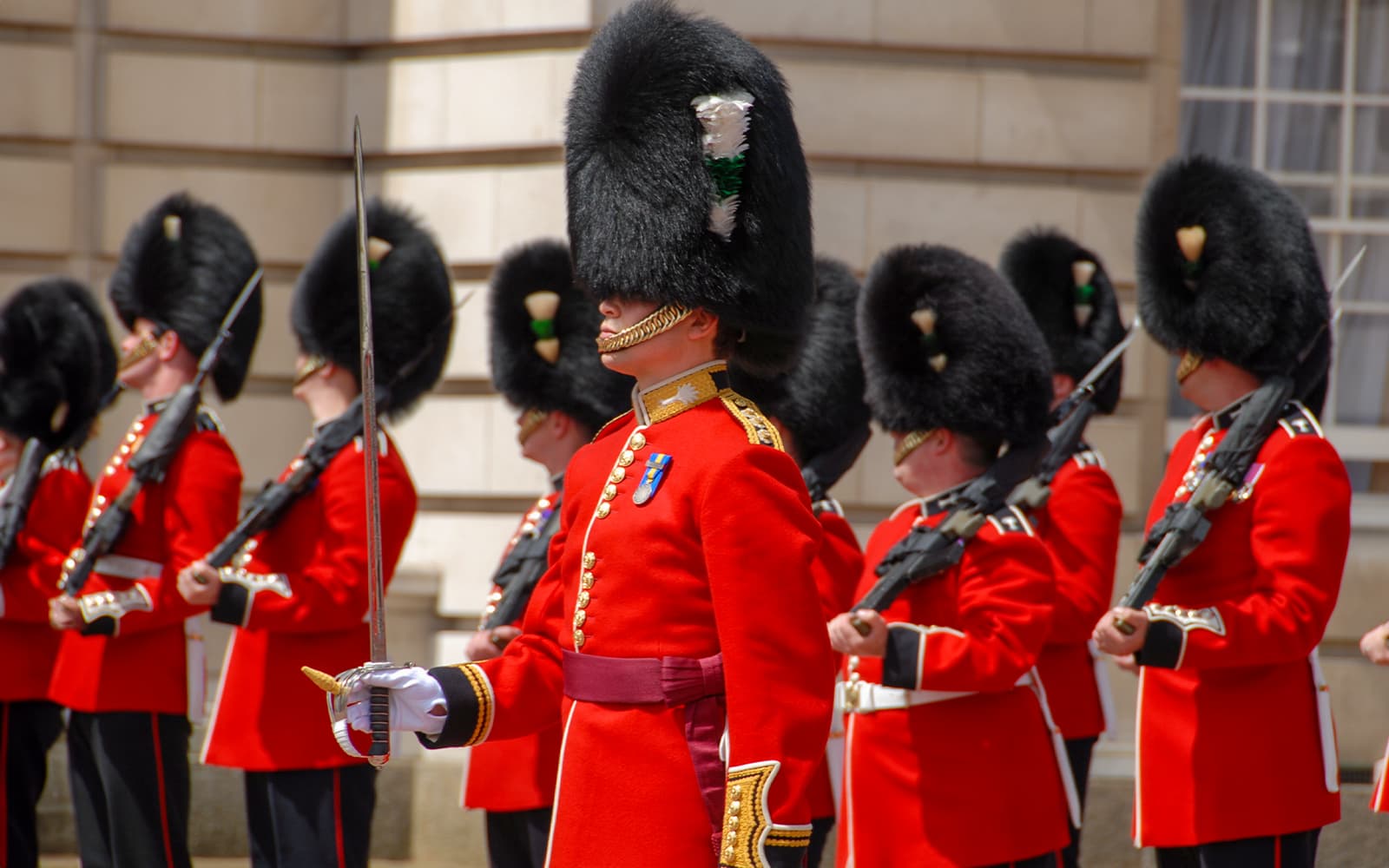 52a78b423d65d1c6a75685e0a91d0eae-12286-london-changing-of-the-guard-tour-with-optional-buckingham-palace-entry-01