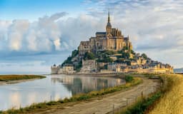 8479cd704b3d9200c39ec151a8dd1673-23503-mont-saint-michel-full-day-mont-saint-michel-guided-tour-01