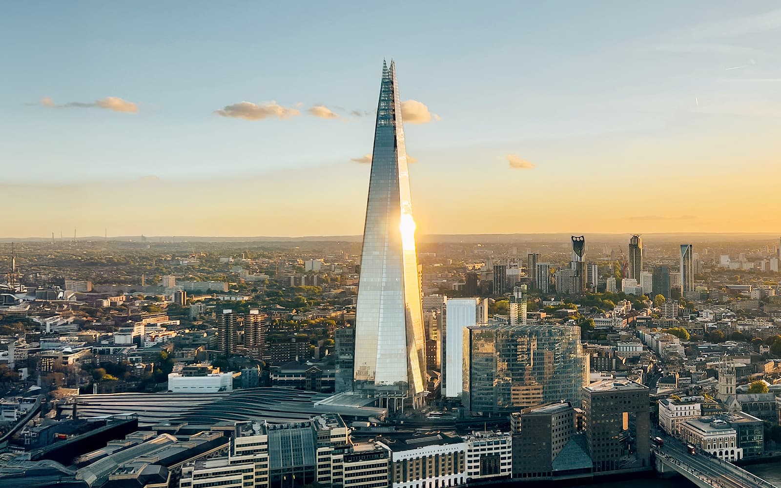 8710ac621093d808be2bd00e2139d7eb-Aerial view on the Shard tower in central London
