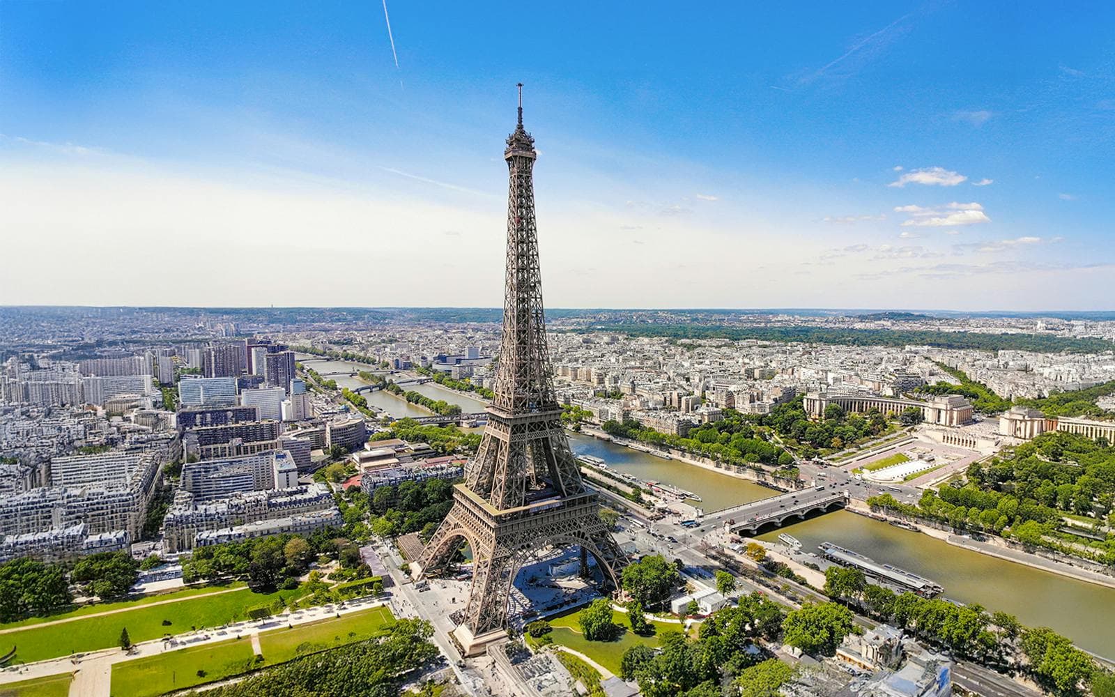 https://cdn-imgix.headout.com/media/images/9fa330d7951fcc90854f523191f684ca-23604---Paris---Eiffel-Tower-Guided-Tour-by-Elevator--Summit-or-Second-floor---14.jpg