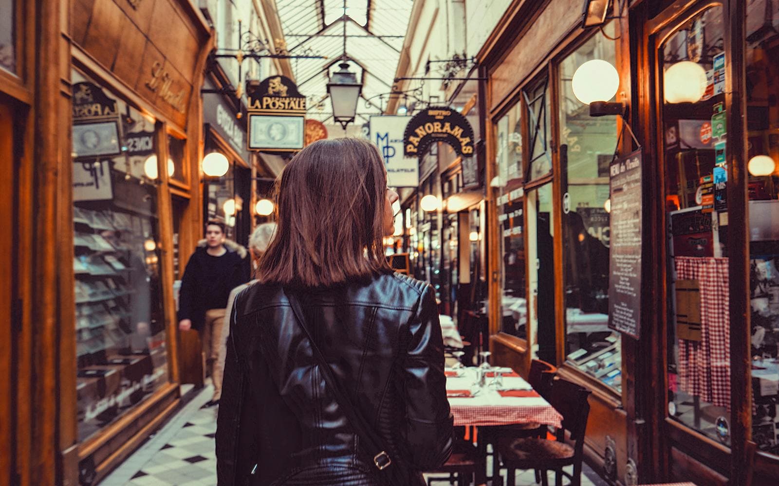 https://cdn-imgix.headout.com/media/images/a3454f86a831d099fcf899a52a121956-19387-paris-covered-passages-walking-tour-01.jpg