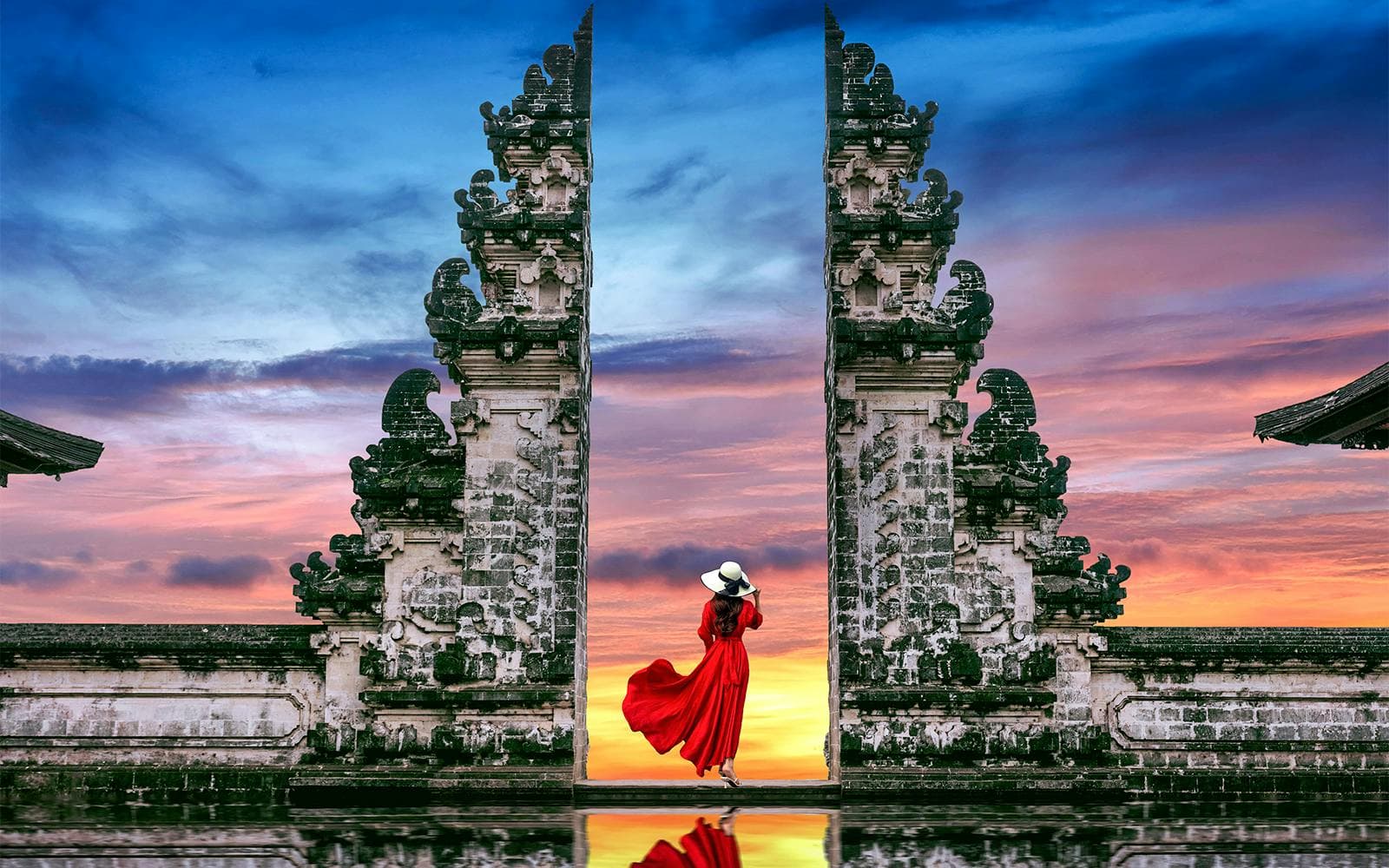https://cdn-imgix.headout.com/media/images/a4de3dfbccb900e9f381a4a6bba60a3e-12816-bali-bali-private-gate-heaven-sunrise-or-sunset-tour-01.jpg