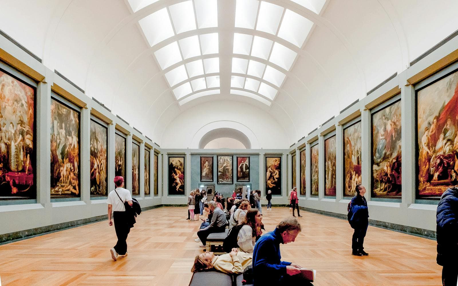 https://cdn-imgix.headout.com/media/images/e365a849a8bb16b599a428d4af2f0bfe-27177-paris-louvre-museum---direct-access-to-the-mona-lisa-painting-02.jpg