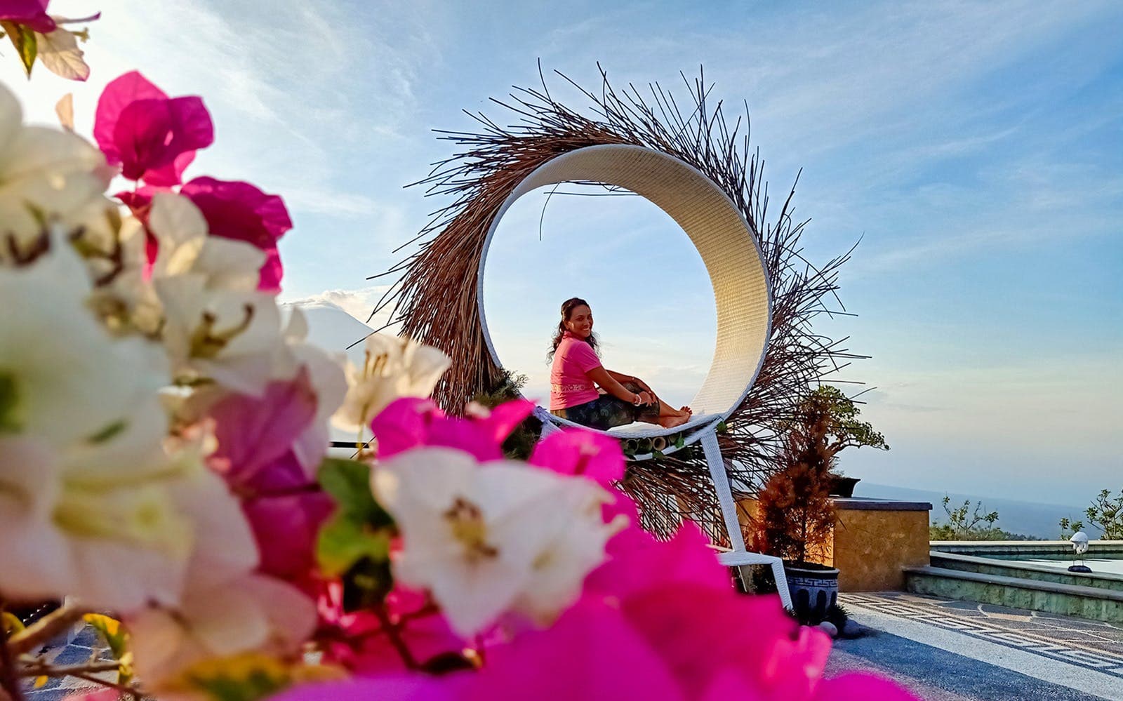 https://cdn-imgix.headout.com/tour/24647/TOUR-IMAGE/8e89e9ee-21cc-4ab4-a035-1a0d62e63291-12816-bali-bali-private-gate-heaven-sunrise-or-sunset-tour-02.jpeg