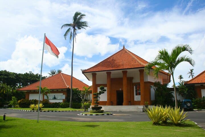 https://hare-media-cdn.tripadvisor.com/media/attractions-splice-spp-720x480/10/09/bf/29.jpg