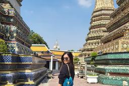 Visit Wat Pho and Wat Arun with Local Expert