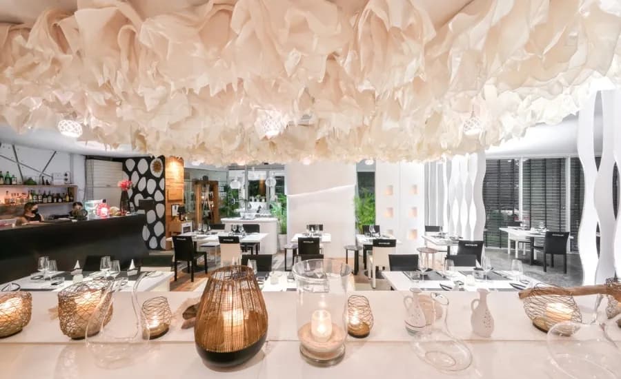 Acqua Restaurant (1).webp