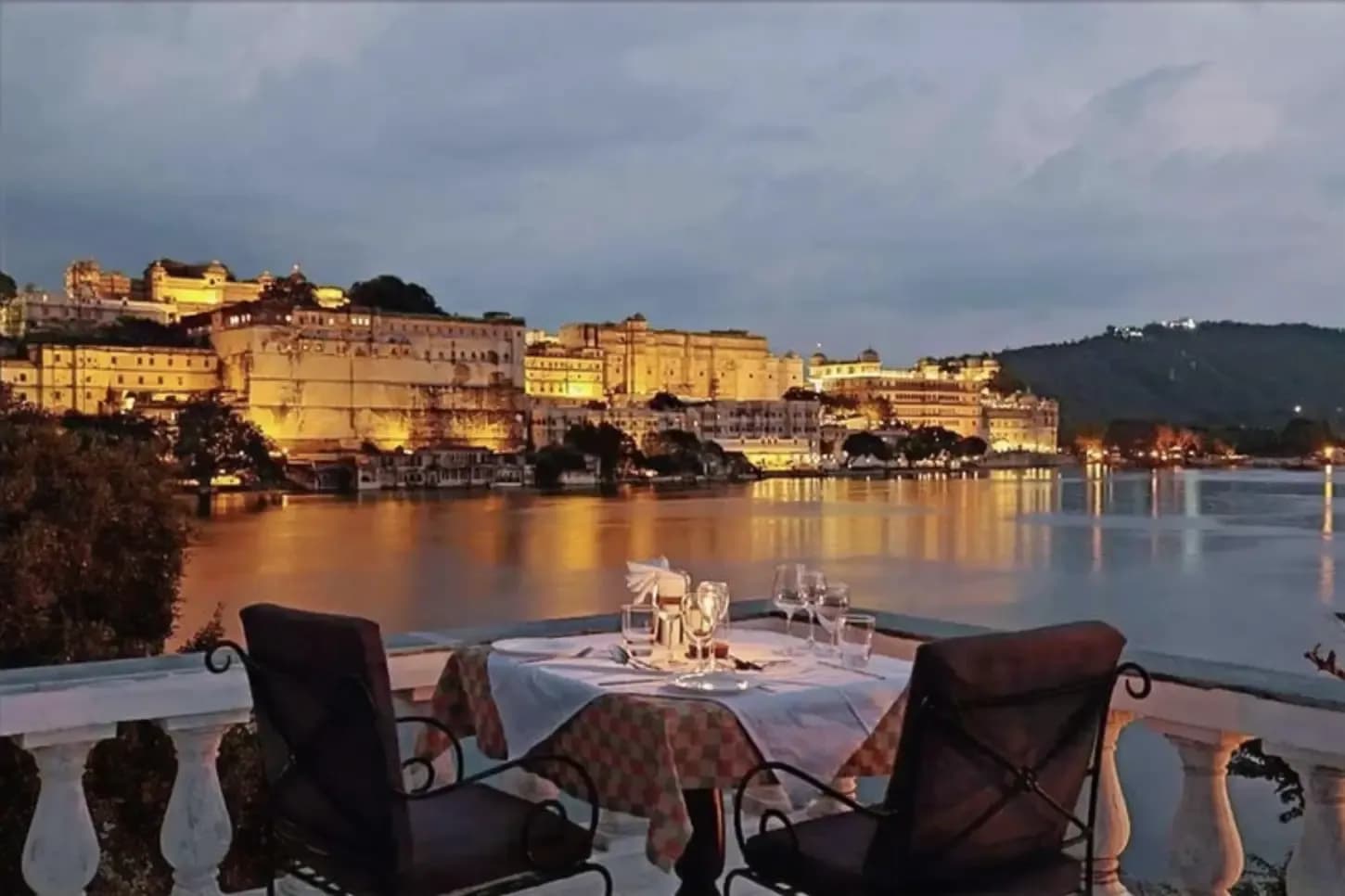 Ambrai_Amet_Haveli-1_compressed.webp