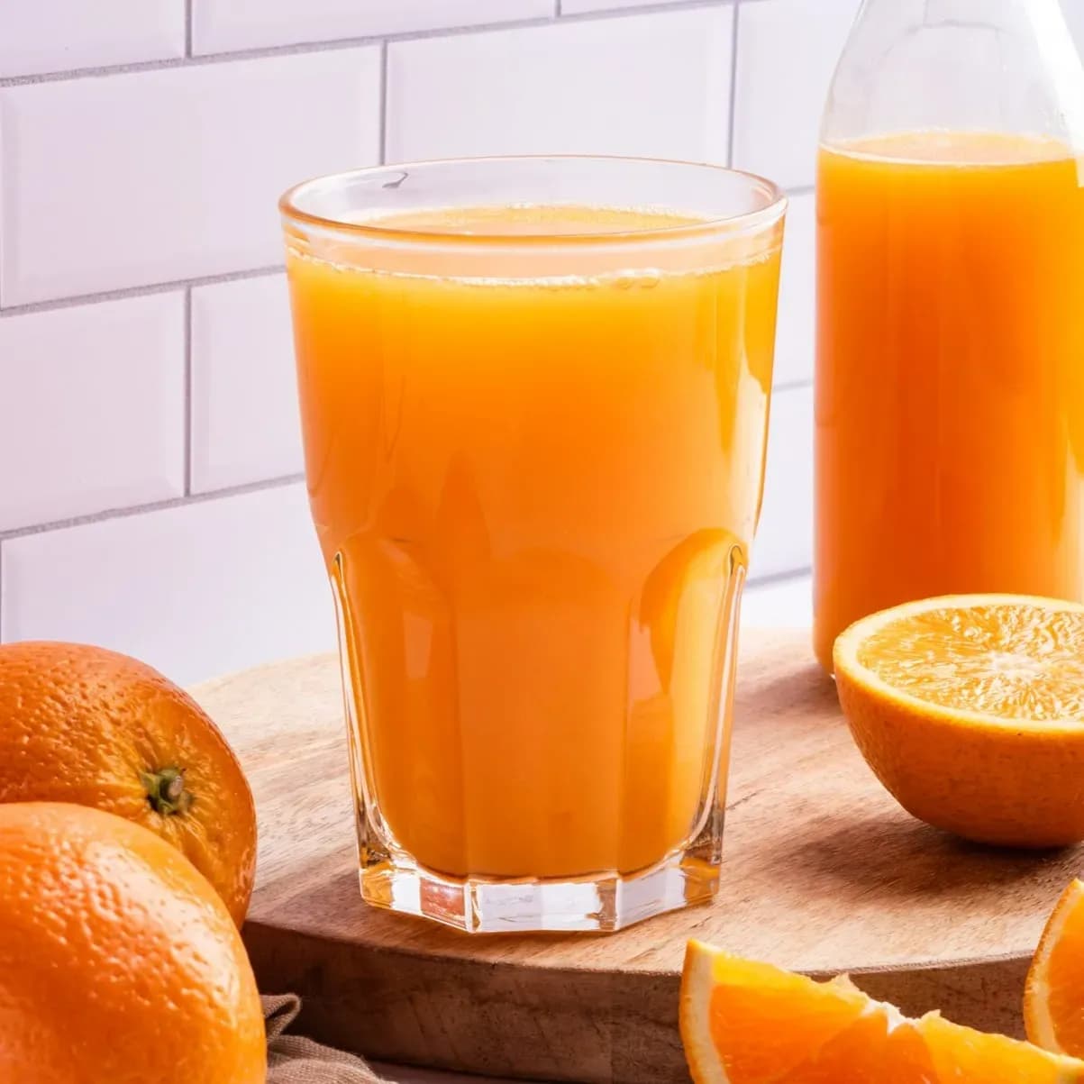 Fresh-Pressed Orange Juice (Jus d'Orange Pressé) (1).webp