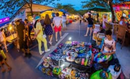Fun Friday Avenue Market (Boat Avenue Night Market).webp
