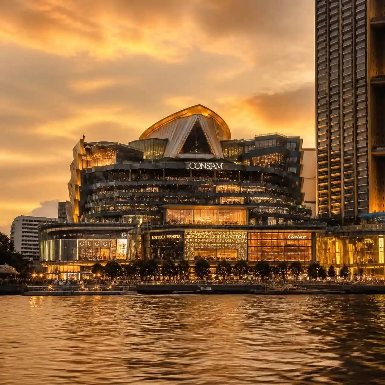 ICONSIAM Bangkok, showcasing the iconic riverside mall exterior_compressed.webp