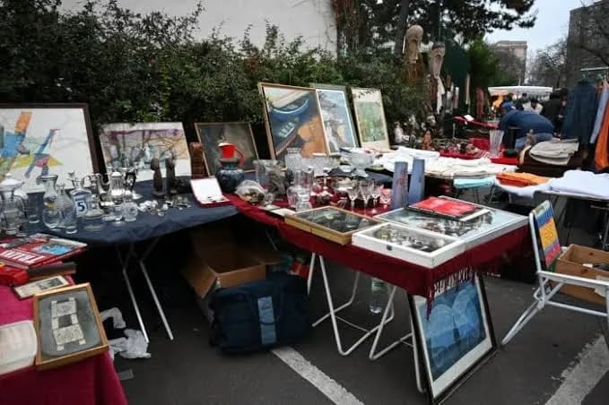https://travjoy.s3.ap-south-1.amazonaws.com/Marche_aux_Puces_de_Vanves_f4b3e1aaee.webp