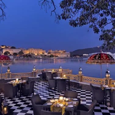 Sheesh_Mahal-1.webp