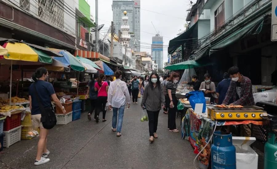 Silom_Soi_20_Morning_Market_1_b08da36c60