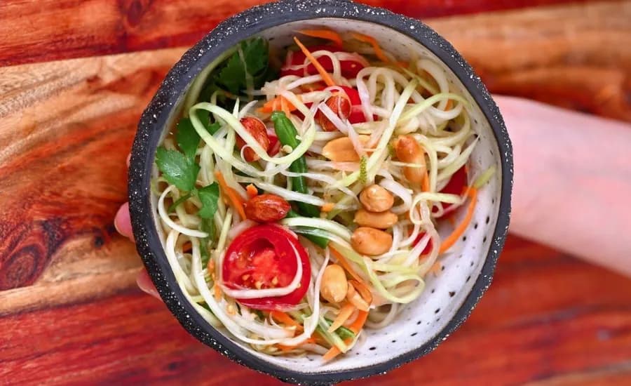 Som_Tam_Green_Papaya_Salad_1_4f767de8e7
