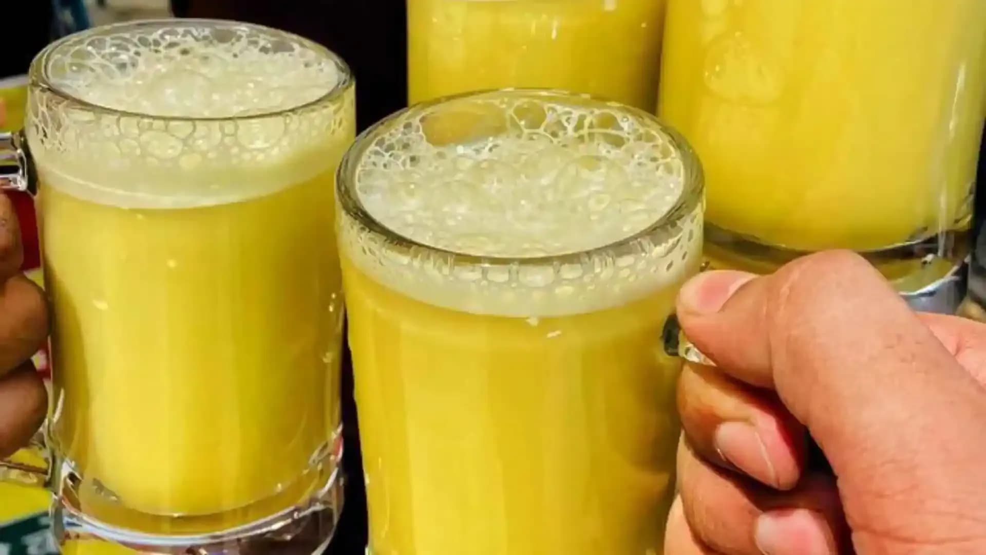 Sugar-Cane-juice-2.webp