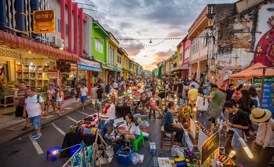 https://travjoy.s3.ap-south-1.amazonaws.com/Sunday_Walking_Street_Lard_Yai_1_1_783c385ab0.webp